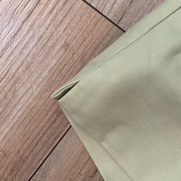 The Limited Pistachio Green Shorts Size 4 - Picture 5 of 7